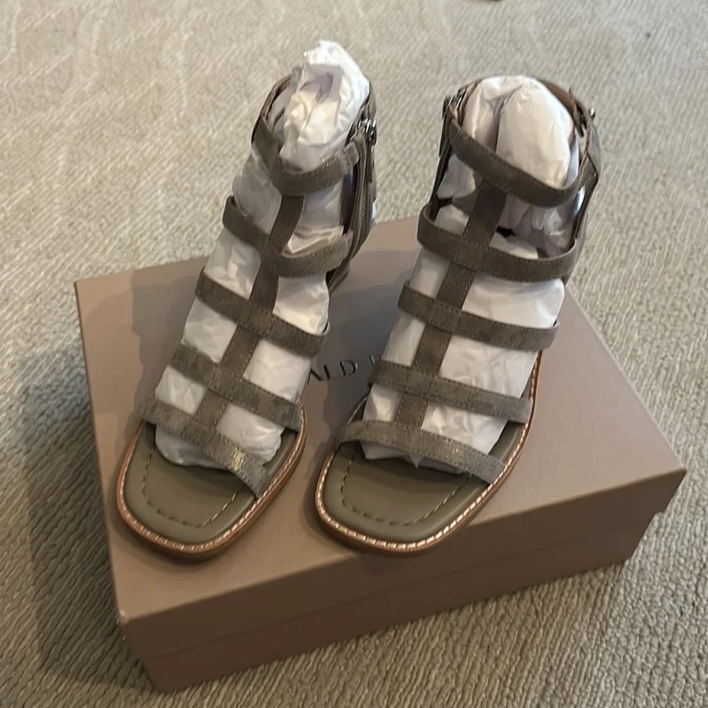 NWB Donald Pliner Jenessa Strappy Taupe Sandals